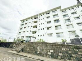 鶴川２丁目住宅１１−４号棟〜南西向きの明るい室内〜
