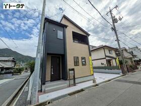 広島県呉市広中新開３丁目