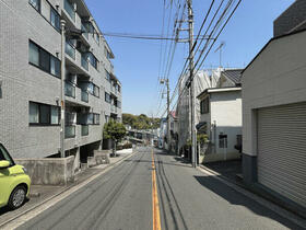 神奈川県横浜市金沢区富岡西７丁目