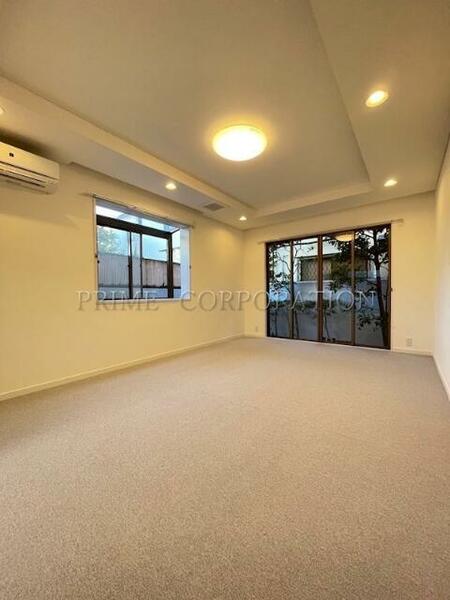 detached 東京都文京区千駄木１丁目

地図を見る