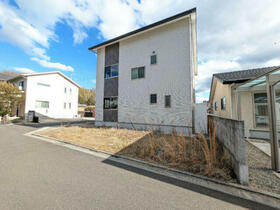 香川県丸亀市綾歌町富熊