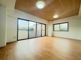 ロイヤルステージ東所沢 107