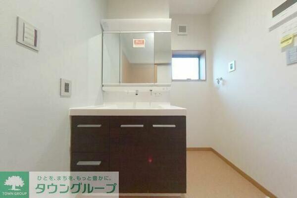 detached 東京都羽村市羽加美１丁目

地図を見る