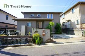 兵庫県川辺郡猪名川町白金２丁目