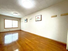 テラスハウスA 松が谷