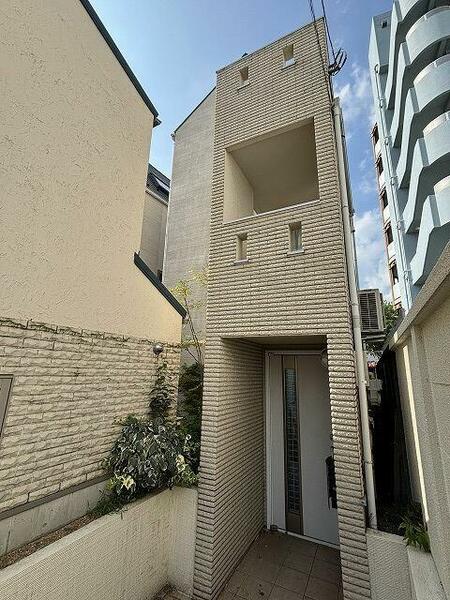 detached 東京都目黒区柿の木坂１丁目

地図を見る