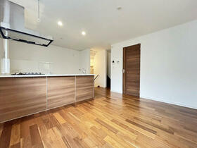 東京都荒川区西日暮里６丁目