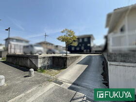 兵庫県川辺郡猪名川町つつじが丘１丁目