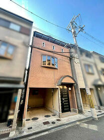 大阪府東大阪市六万寺町１丁目