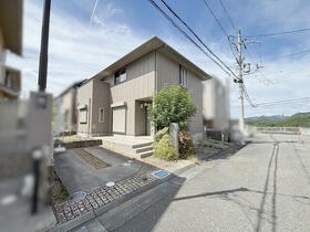 兵庫県川辺郡猪名川町若葉１丁目