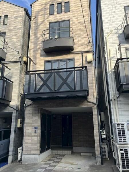 detached 東京都港区白金６丁目

地図を見る