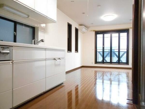 detached 東京都港区白金６丁目

地図を見る