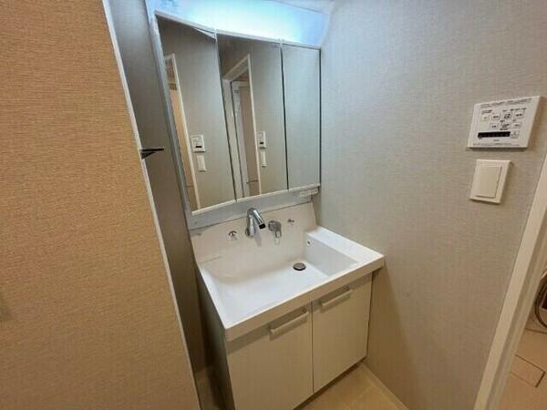 apartment 埼玉県三郷市中央１丁目
地図を見る