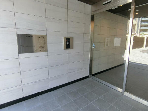 apartment 埼玉県三郷市中央１丁目
地図を見る