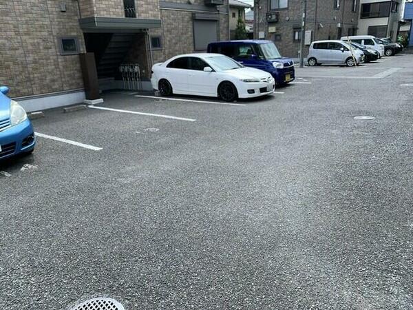 apartment 埼玉県吉川市中野
地図を見る