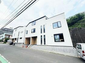 神奈川県横浜市青葉区新石川３丁目