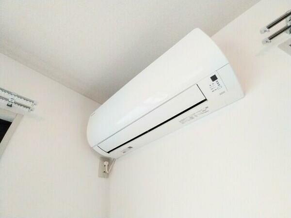 冷暖房のエアコン完備