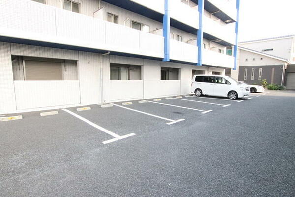 画像15:駐車場（要空き確認）