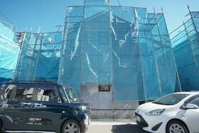 東京都三鷹市野崎３丁目