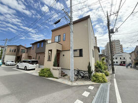 埼玉県川口市南鳩ヶ谷3丁目