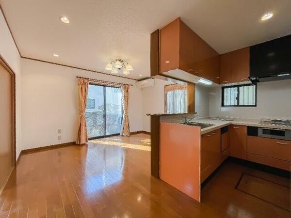 detached 東京都三鷹市下連雀５丁目

地図を見る