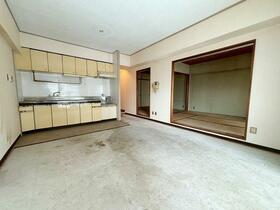 コ・ドミニオン鳩岡