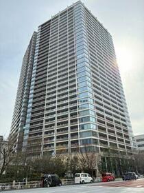 ＧＬＯＢＡＬ　ＦＲＯＮＴ　ＴＯＷＥＲ