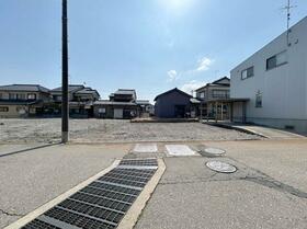 富山県射水市三日曽根