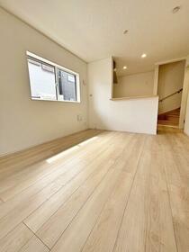 東京都三鷹市井口４丁目