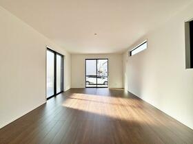 東京都三鷹市上連雀９丁目