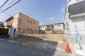 大阪府高槻市登美の里町