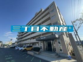 −三丁目不動産−深谷市東方町５丁目　中古マンション