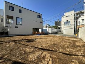 東京都港区南青山７丁目