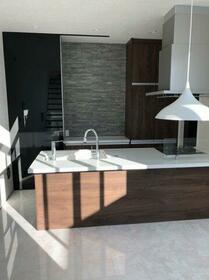 東京都目黒区下目黒６丁目