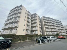 〜６　階　に　つ　き　陽　当　り・眺　望　良　好〜　ロイヤルヒルズ上大