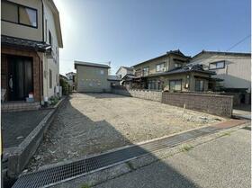 石川県金沢市八日市４丁目