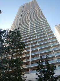 ＨＡＲＵＭＩ　ＦＬＡＧ　ＰＡＲＫ　ＶＩＬＬＡＧＥ　Ｔ棟