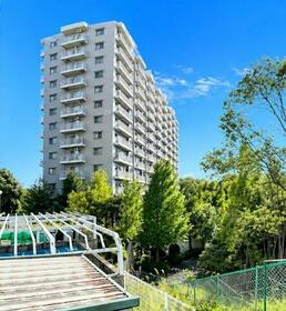 若葉台団地４−２９　バリアフリー設計／周辺にお買い物施設充実／専有面積