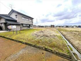 新潟県三条市月岡２丁目