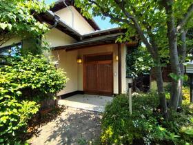 山梨県笛吹市春日居町鎮目
