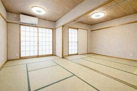 エルグランデ左京山