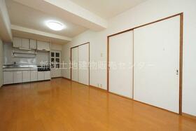 万代ホームズ４０１