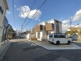 大阪府堺市西区浜寺諏訪森町東３丁