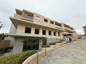 ハウス・オン・ザ・ヒル・ルネ市川フラッツＩ