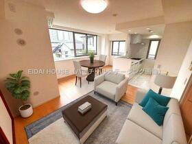 プラウド南小泉