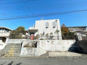 神奈川県横浜市金沢区富岡東３丁目