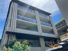 京都府京都市上京区椹木町通烏丸西入養安町