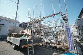 東京都三鷹市深大寺３丁目