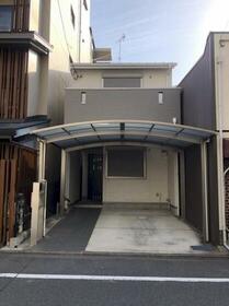 京都府京都市中京区三条通油小路下る三条油小路町