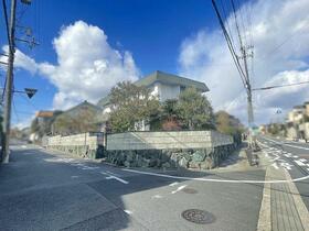 奈良県奈良市西登美ヶ丘１丁目